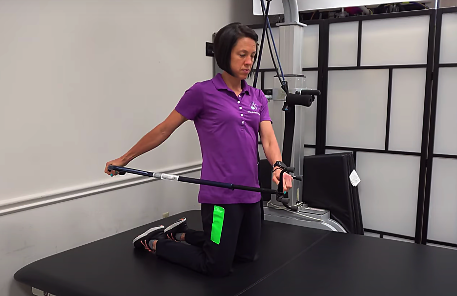 kneeling arm extension
